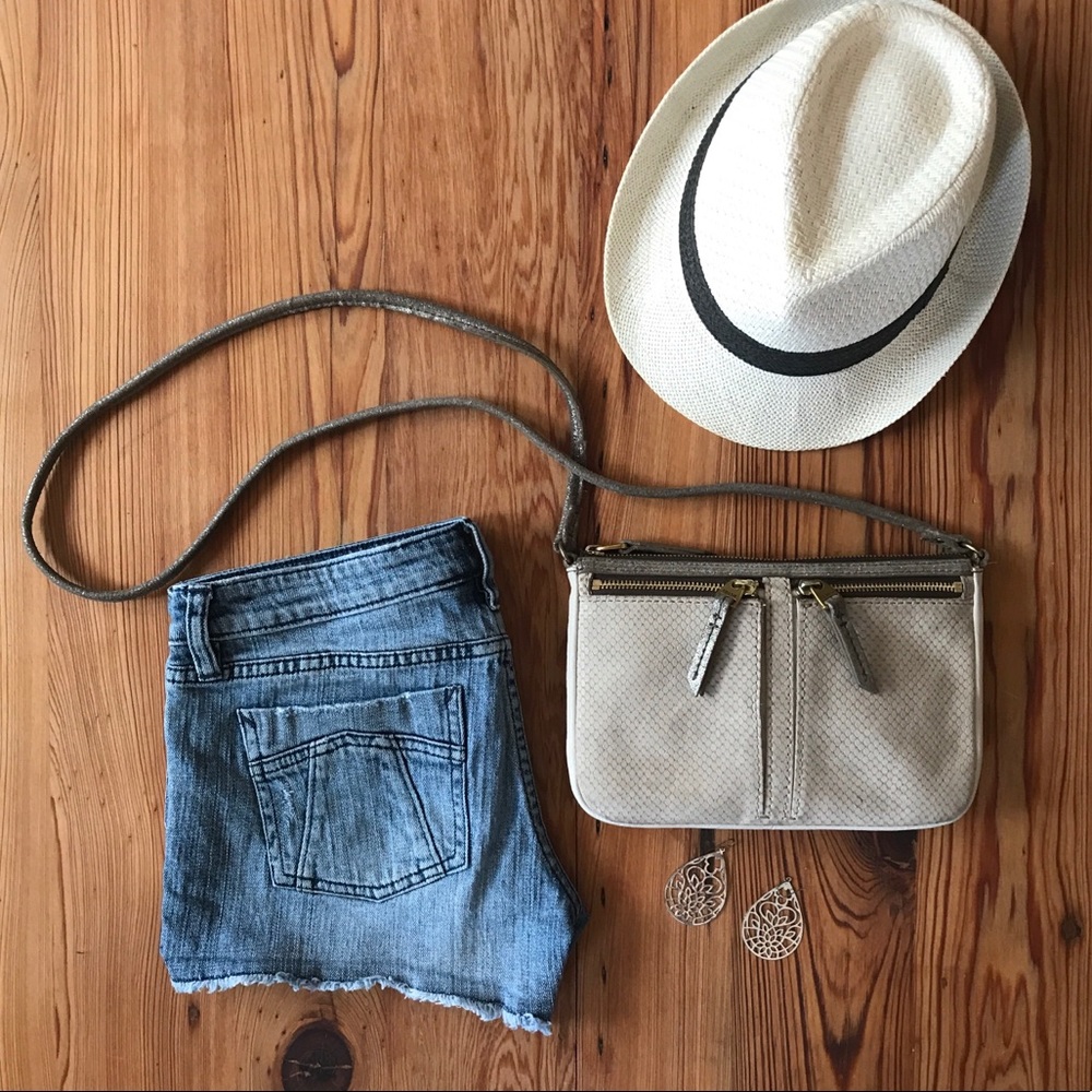 Fossil Grey/Silver Snakeskin Crossbody Bag 💋🙌 👛